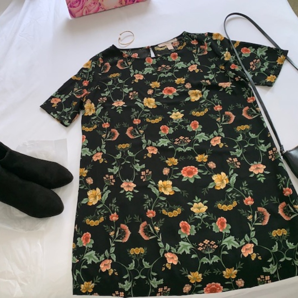 Floral Shirt Dress🌼🍃🌼🍃🌼🌸